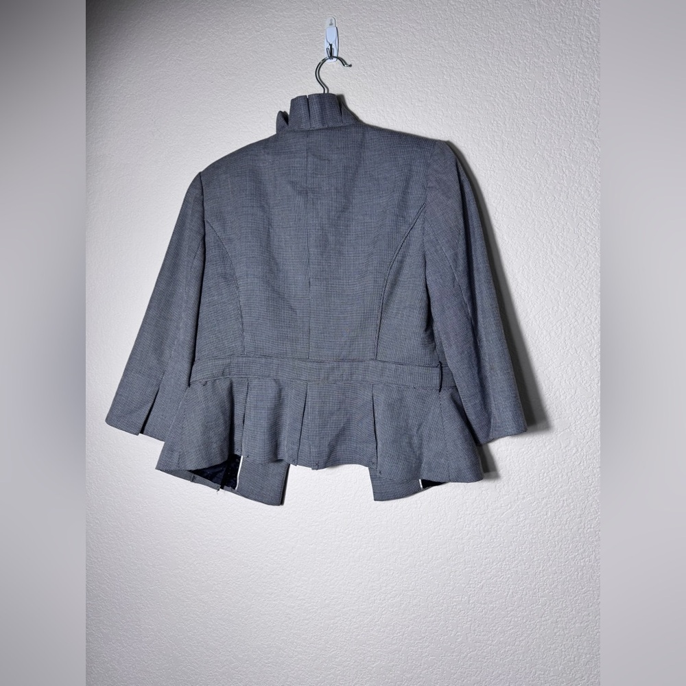 White House Black Market Tweed Black/Gray Ruffled Blazer 3/4 Sleeves Fitted 8 - Picture 3 of 12